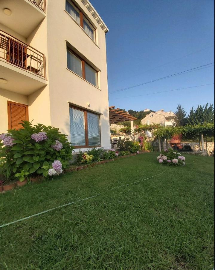 Villa Pergola -Apartment Roko Млини Экстерьер фото